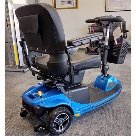Revo 2.0 3 Wheel Scooter (400 Pound Capacity)